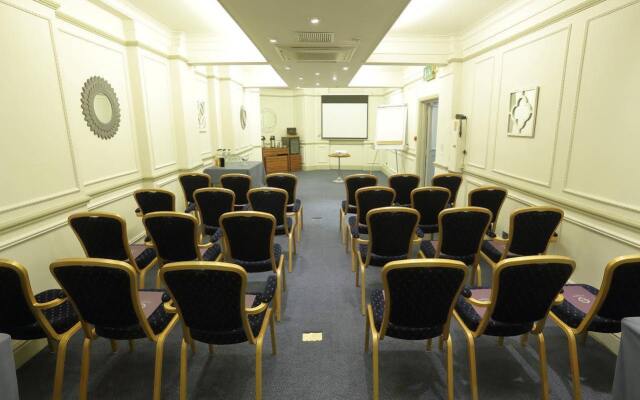 Dean Court Hotel