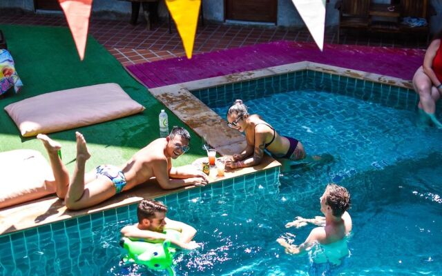 Mad Monkey Koh Phangan Hostel - Adults Only