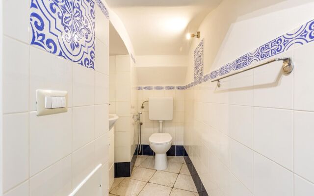 2710 Veronica Suite by Barbarhouse