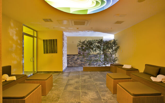 Mayi Hotel
