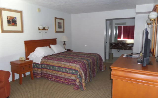 Colonial Inn