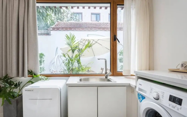 Yichao Yard Inn Hutong