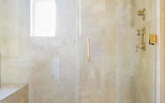 Monroe by AvantStay | Walk to Coachella! Golf Course Getaway | Sleeps 12!