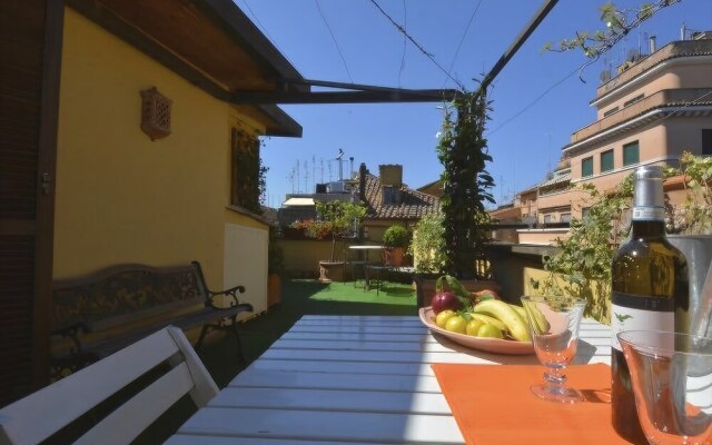 House & The City - Vatican Apartments