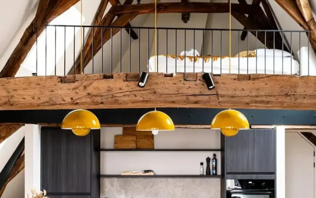 City-view Loft With Wooden Beams and Mezzanine