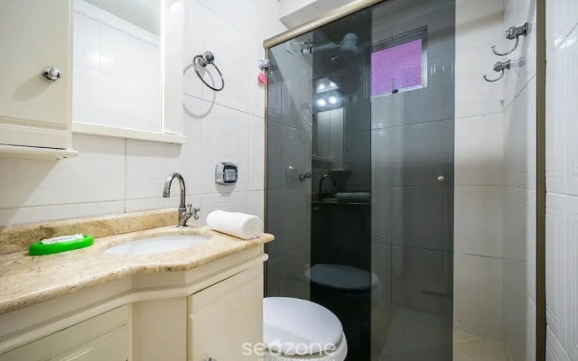 2 Bedroom apt 100m From th Central Beach BC Edg402