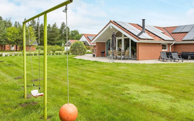8 Person Holiday Home in Oksbol