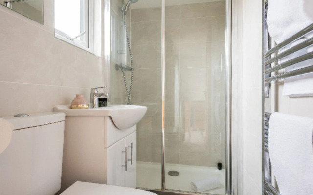 Canary Way - Four Bed Home in Summertown