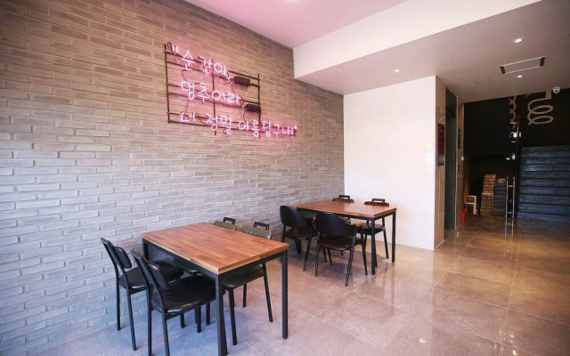 Jecheon Case Hotel