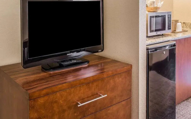 Comfort Inn & Suites
