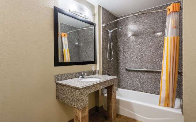 La Quinta Inn & Suites by Wyndham Deming