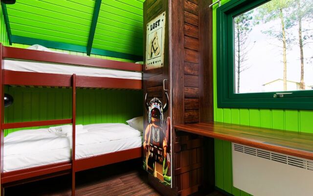 LEGOLAND Wilderness Barrels & Cabins