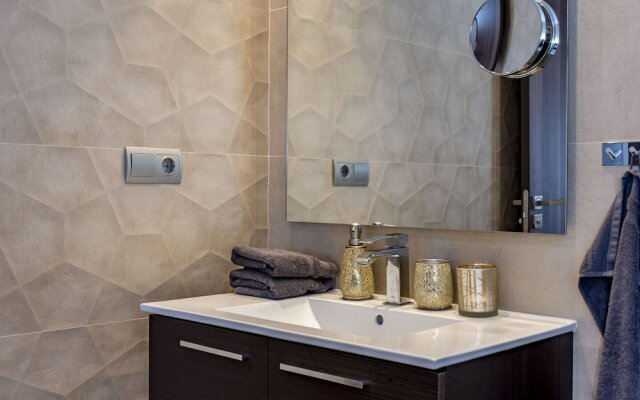 AE8 - Luxury 3 bedroom apartment in San Pedro
