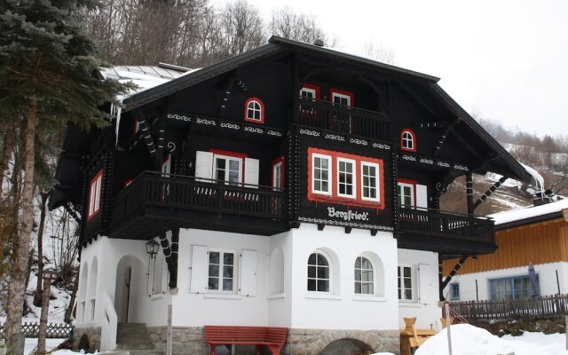 Spacious Villa in Zell am See near Ski Area