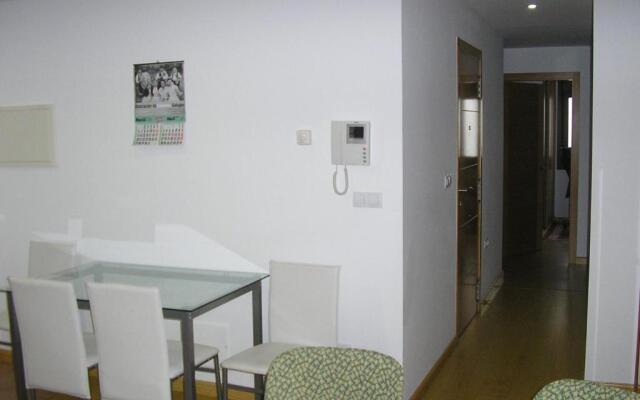 Apartamento con balcón