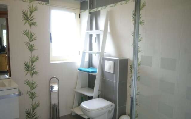 Modern Holiday Home with jacuzzi in Brousse-le-Chateau