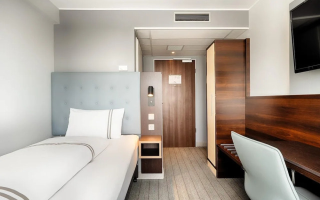 Отель Premier Inn Koeln City Centre