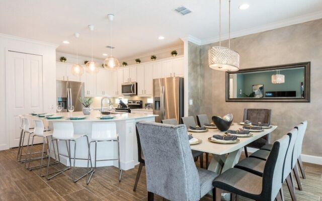 Vhc Srh8 2641 8 Bedroom Condo