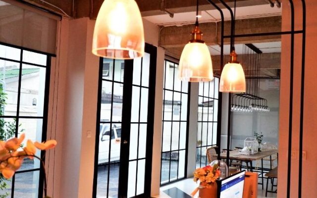 Bedspread Hostel - Adults Only