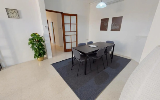 St Julians - Balluta Bay large 3 bedroom apartment
