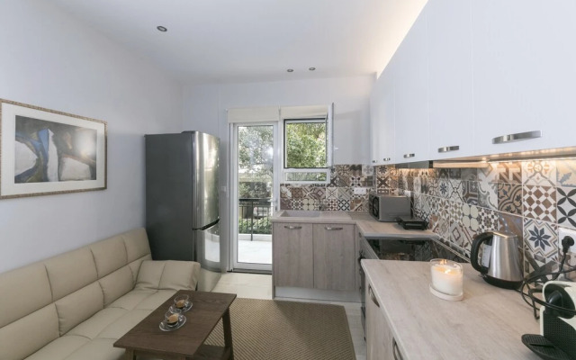 Stylish and Modern Apartment in the Heart of Athens
