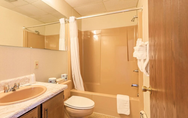 Ocean House Hotel & Motel
