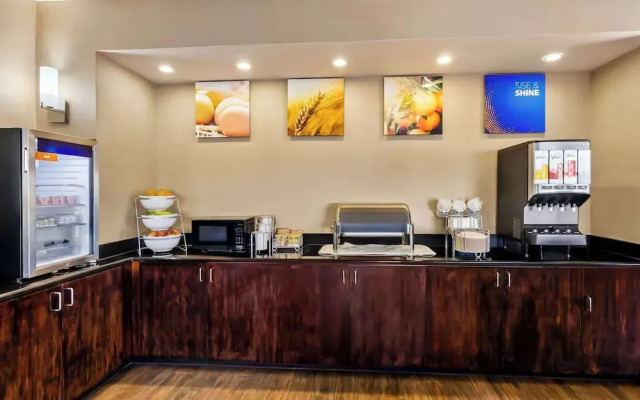Comfort Suites Salem
