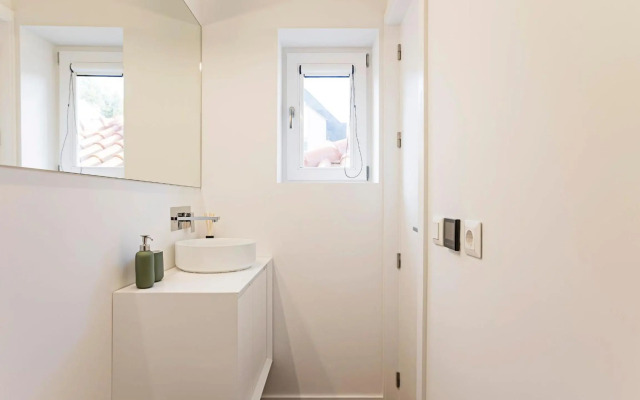 Wonderful 2BR Duplex Near River by LovelyStay