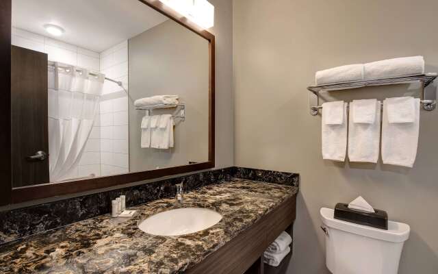 Days Inn & Suites by Wyndham Warman