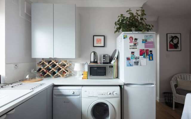 Homely 1 Bedroom East London Flat