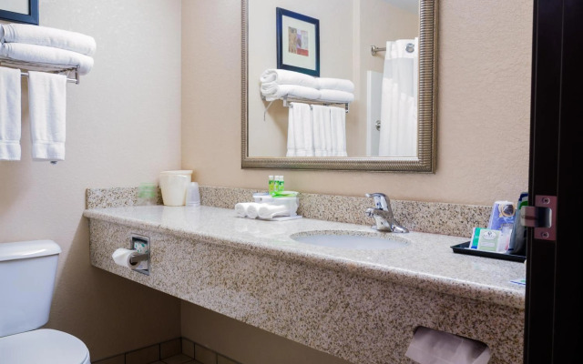 Holiday Inn Express Hotel & Suites Acme-Traverse City by IHG