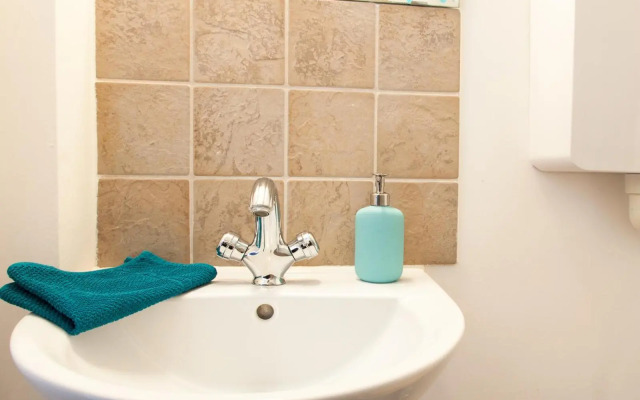 Self check-in eco studio - free street parking closeby