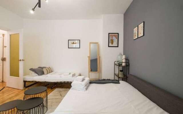 Lovely Modern 1Bed Apt in the city centre, nr metro