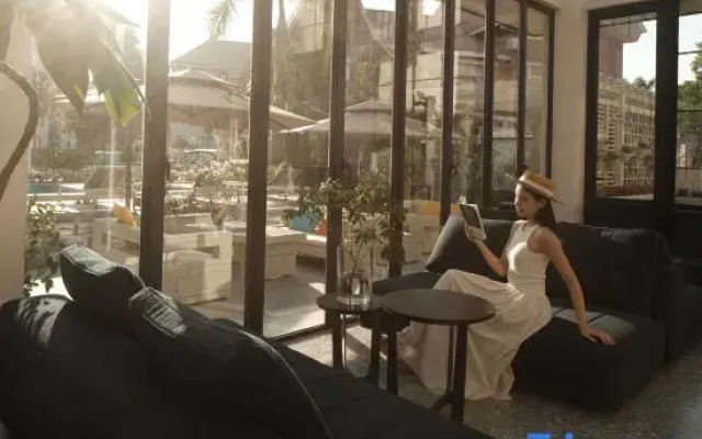 Silver Beach Yuese Hostel