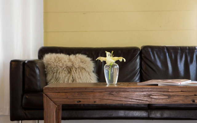 Travis Heights Modern I