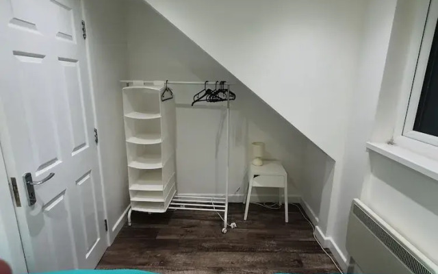 Chic Spacious Apartment in Peterborough