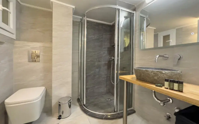 Phaedrus Living Koukaki Verdant Marble