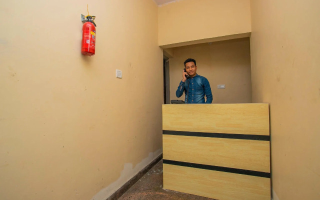 OYO 10522 Varcity Emerald