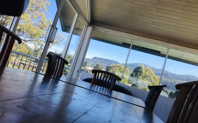 Vista Rooms Lake View 2