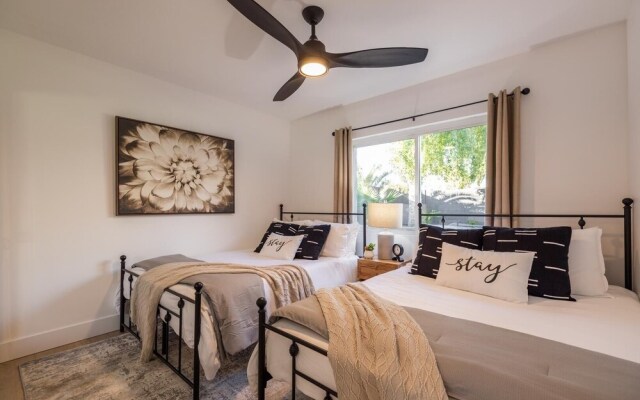 Scottsdale Dreyfus 5 Bedroom Home by RedAwning