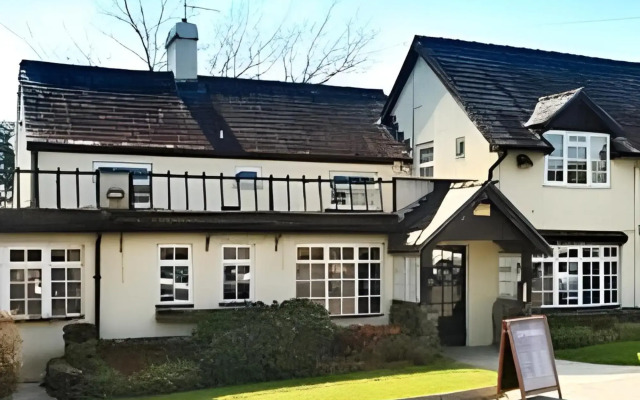 Savoy Country Inn