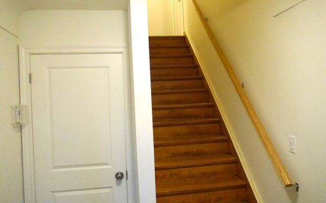 Amazing 1 Bedroom Apartment near Mall