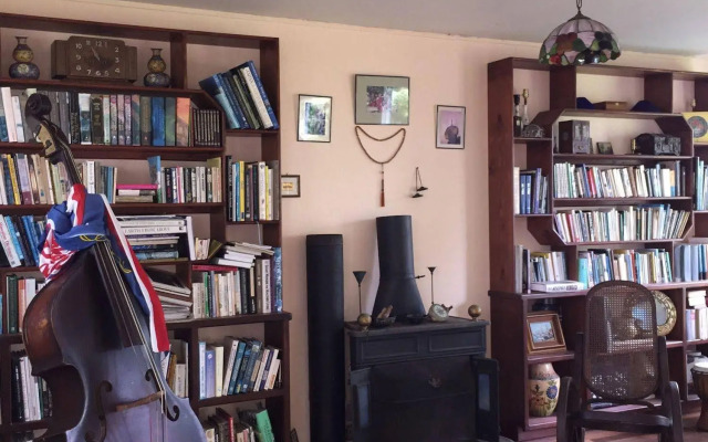 Lava Tree Tropic Inn