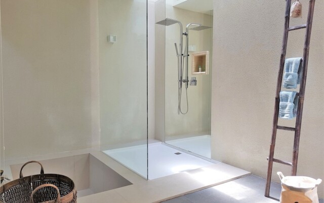 Aroundthetree Hermitage Manor