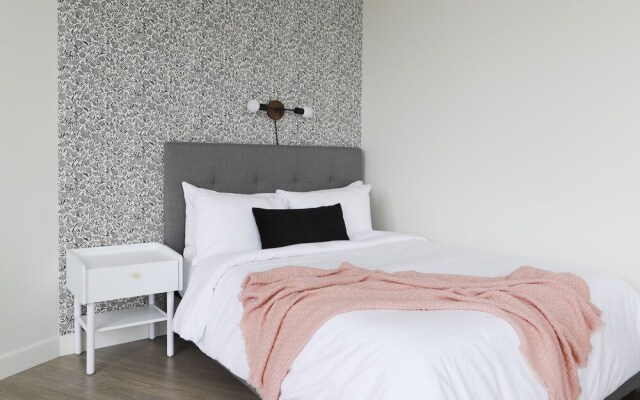 Sunny Lower Allston Suites by Sonder