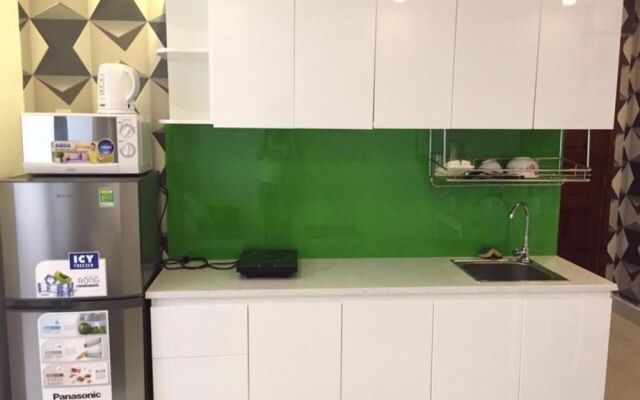 Smiley Apartment 8