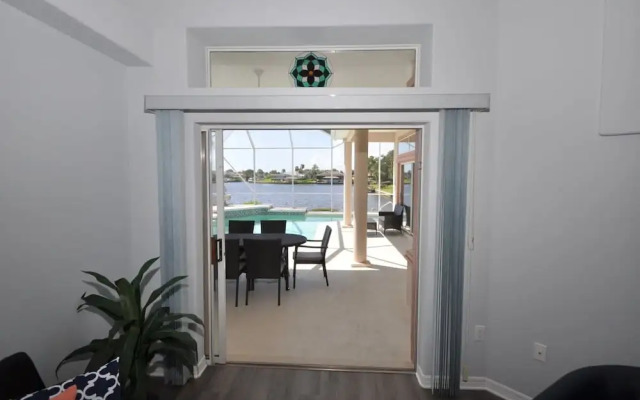 Canal Home w Heated Pool Dock