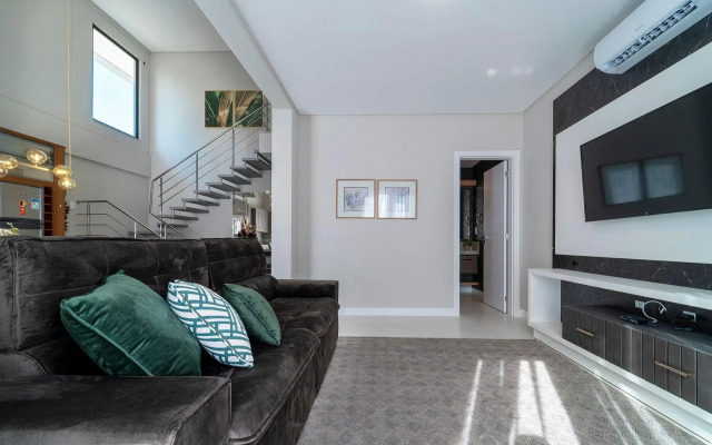 Apartamento 3 suítes c jacuzzi centro de Bombinhas