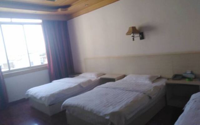 Xuanwei Shenghui Business Hotel