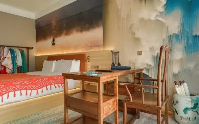 Gushi Hotel (Baolong Building 3)